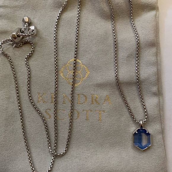 Absolutely Gorgeous Kendra Scott Necklace - Picture 2 of 4